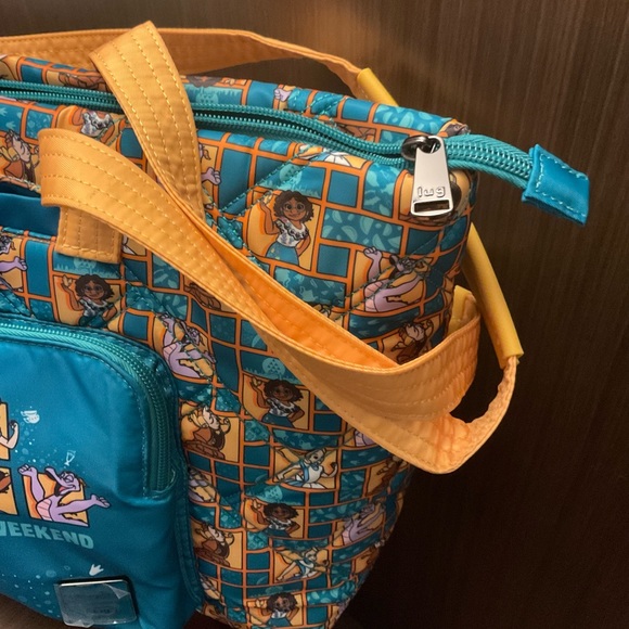 Disney Parks LUG Half Marathon 2023 TOTE RETIRED - Picture 4 of 10